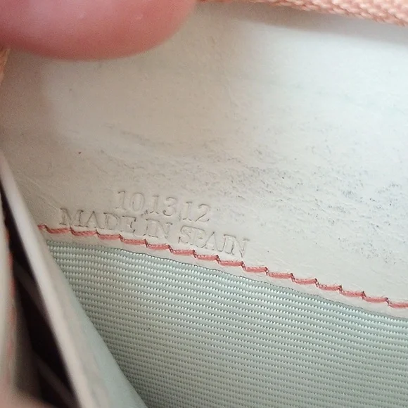 LOEWE Leather Zip Around Wallet - Picture 3 of 12